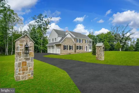 6535 Groveland Rd, Pipersville, PA 18947