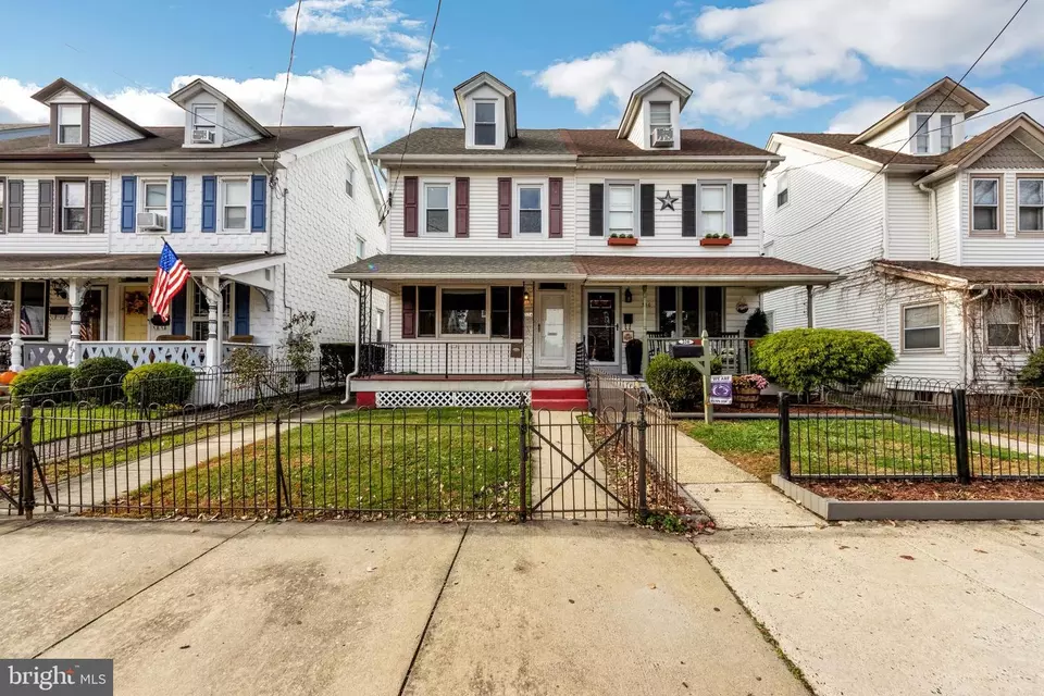 334 Jefferson Ave, Bristol, PA 19007 | 22 Photos - Movoto