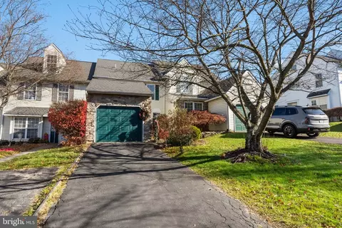 39 Country Rd, Perkasie, PA 18944