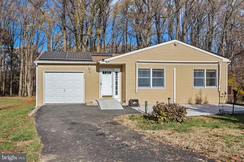 1437 Gibson Rd, Bensalem, PA 19020