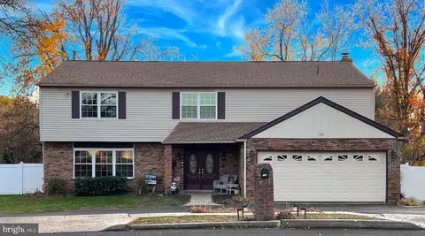 726 Fox Ct, Langhorne, PA 19047