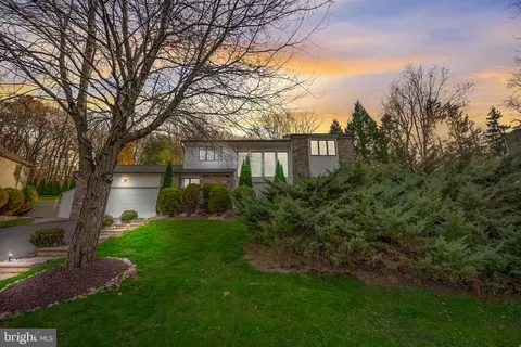 901 Spring View Dr, Southampton, PA 18966