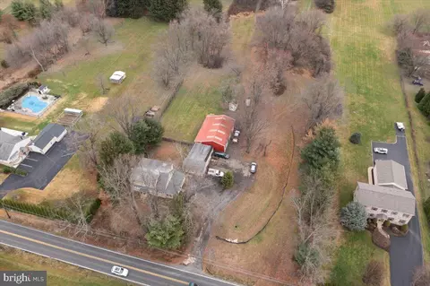 355 W Bristol Rd, Southampton, PA 18966