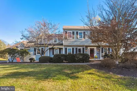 5 Emerald Ct, Newtown, PA 18940
