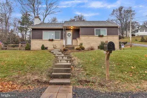 210 N 10th St, Perkasie, PA 18944
