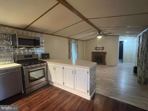 9713 Lowell, Morrisville, PA 19067