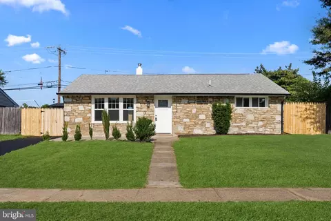 2504 Laurel Dr, Bristol, PA 19007