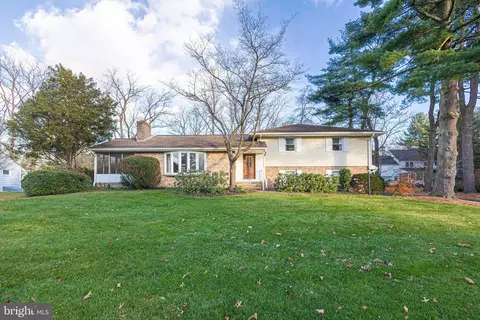 1624 S Crescent Blvd, Yardley, PA 19067