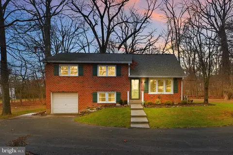 650 Elbow Ln, Warrington, PA 18976