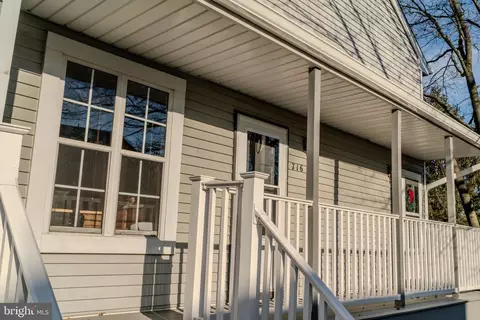 716 Sparrow Ln #C2, Langhorne, PA 19047