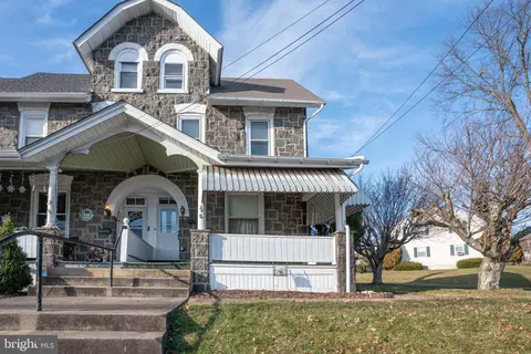 28 N 9th St, Perkasie, PA 18944