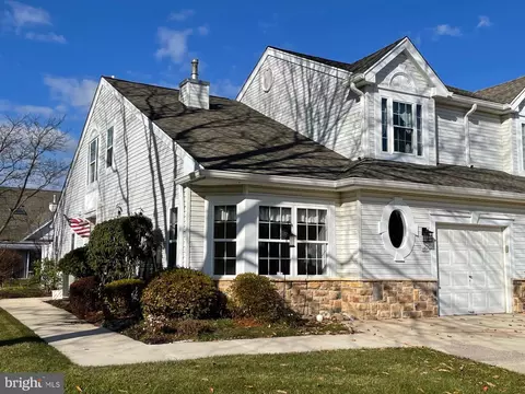 161 Progress Dr, Doylestown, PA 18901