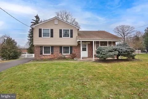 1273 Irma Rd, Warminster, PA 18974