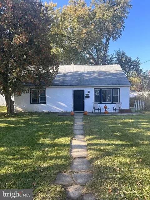 1004 Clinton Ave, Bensalem, PA 19020