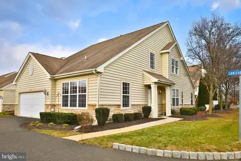 211 Canterbury Ct #41, Warrington, PA 18976