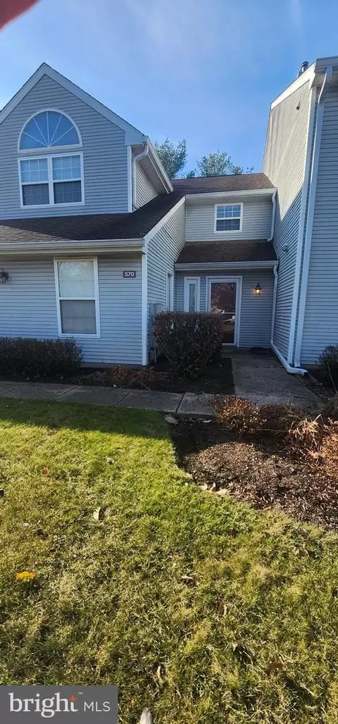 570 Cedar Hollow Dr, Yardley, PA 19067