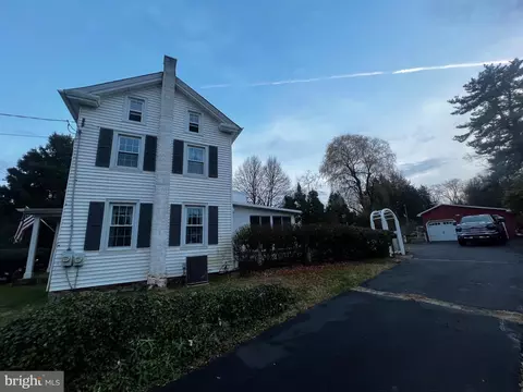 896 W Bristol Rd, Warminster, PA 18974