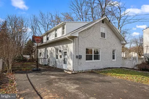 376 Juniper St, Warminster, PA 18974