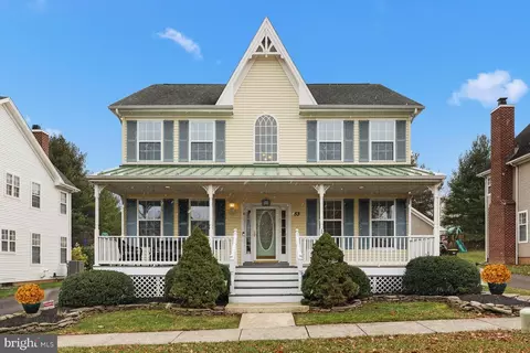 53 Valentine Rd, Ivyland, PA 18974