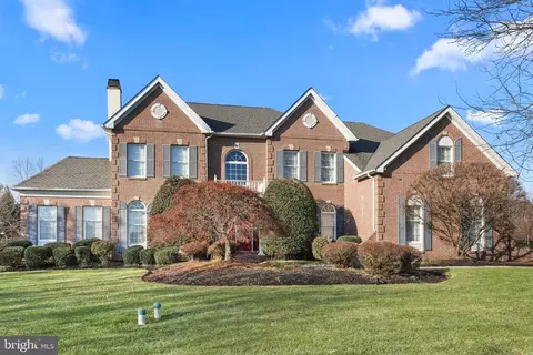 2020 Silverwood Dr, Newtown, PA 18940