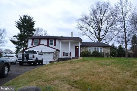 1545 Chinquapin Rd, Southampton, PA 18966
