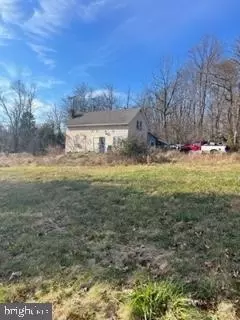 2190 Upper Rocky Dale Rd, Green Lane, PA 18054