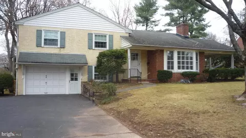 61 Meadow Ln, Doylestown, PA 18901