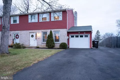 14 Parkview Dr, Quakertown, PA 18951