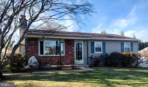 300 Rosewood Ave, Langhorne, PA 19047