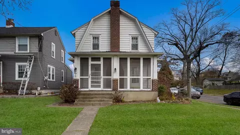 400 Stockham Ave, Morrisville, PA 19067
