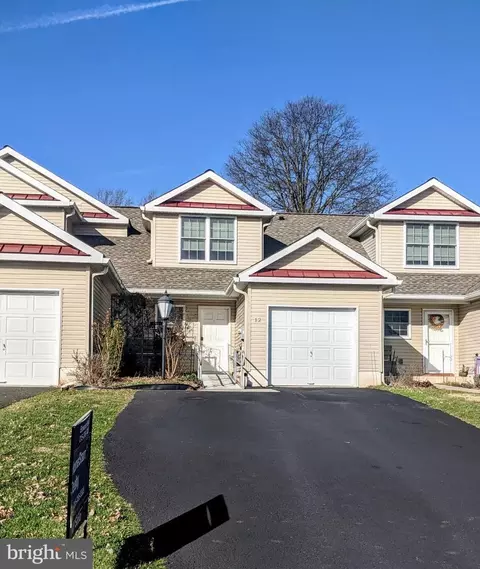 12 Loux Ln, Sellersville, PA 18960