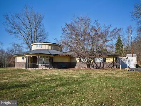 3395 School Rd, Kintnersville, PA 18930