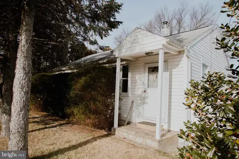 99 County Line Rd, Feasterville Trevose, PA 19053