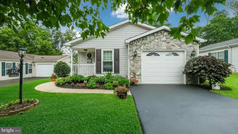 547 Greentree Dr, New Hope, PA 18938