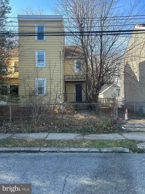 37 Park Ave, Morrisville, PA 19067