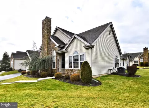 39 Legacy Oaks Dr, Richboro, PA 18954