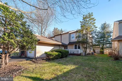 20 Stacey Dr, Doylestown, PA 18901
