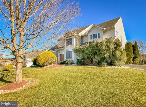 26 Cropwell Ln, Southampton, PA 18966