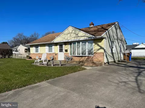 3847 Meridian Dr, Bensalem, PA 19020