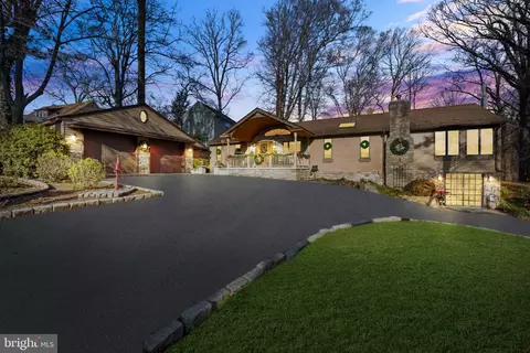 2216 Bent Rd, Feasterville Trevose, PA 19053