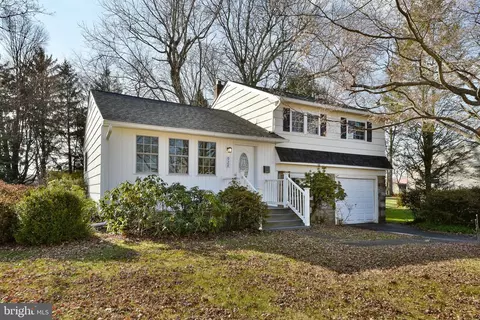 928 Catalpa Rd, Warminster, PA 18974
