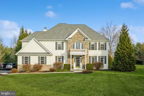 48 Alexander Rd, Kintnersville, PA 18930