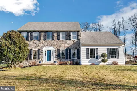 2221 Claymont Dr, Quakertown, PA 18951