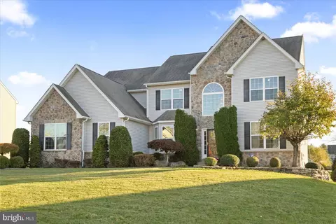 1903 Streamview Way, Quakertown, PA 18951