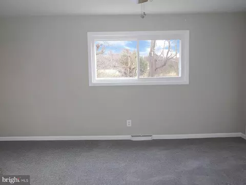 205 Colonial Dr, Warminster, PA 18974 photo 13