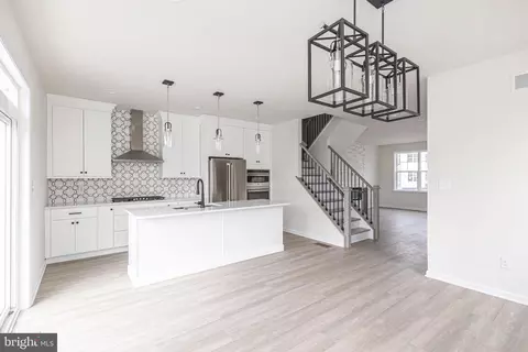 14 Warren Dr #7, Chalfont, PA 18914