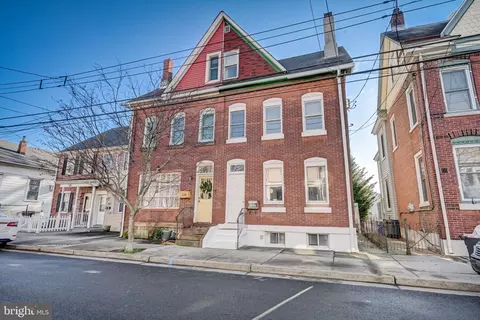 242 Wood St, Bristol, PA 19007