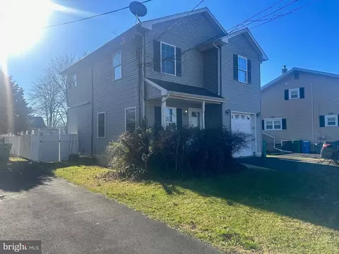 1922 Maple Ave, Croydon, PA 19021 photo 2