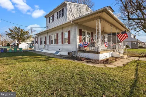 705 Cedar Ave, Croydon, PA 19021