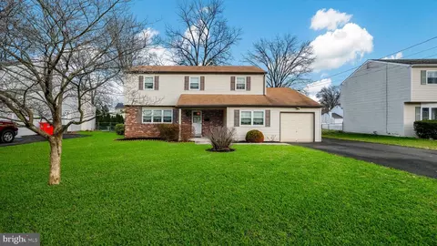 539 Brook Ln, Warminster, PA 18974